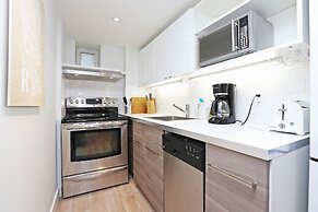 Applewood Suites - Executive Basement