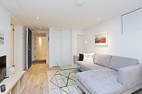 Applewood Suites - Executive Basement