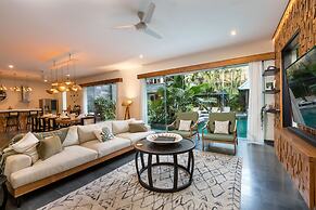Villa Suvitha by Villa Finder