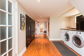 Applewood Suites - Sherway Gardens