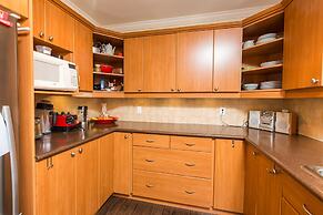 Applewood Suites - Sherway Gardens