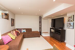 Applewood Suites - Sherway Gardens