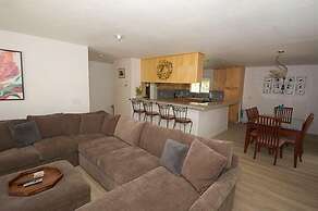 3402 Bruce Drive 3 Bedroom Home by RedAwning