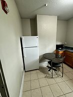Captain Inn & Suites