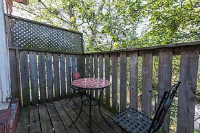 Applewood Suites - 2 BDRM Annex Loft