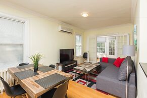 Applewood Suites - 2 BDRM Annex Loft