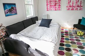 Applewood Suites - Bathurst & College