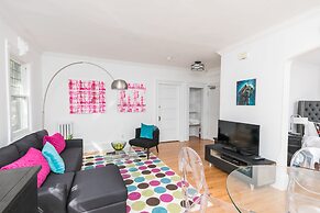 Applewood Suites - Bathurst & College