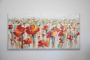 Applewood Suites - Bathurst & College