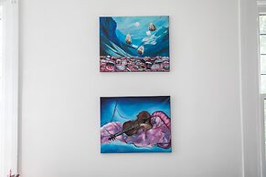 Applewood Suites - Bathurst & College