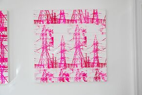 Applewood Suites - Bathurst & College