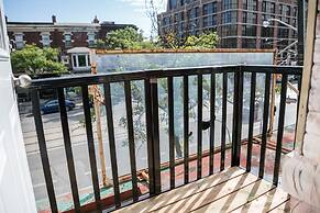 Applewood Suites - Bathurst & College