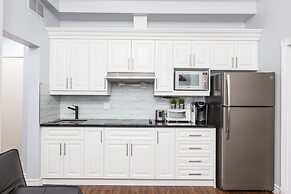 Applewood Suites - Chinatown Loft