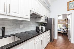 Applewood Suites - Chinatown Loft