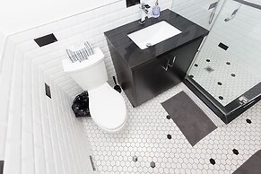 Applewood Suites - West Queen West Lofts