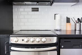 Applewood Suites - West Queen West Lofts