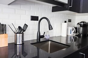 Applewood Suites - West Queen West Lofts