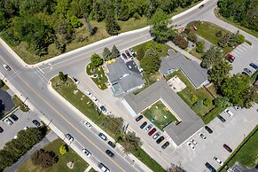 Julie's Park Cafe and Motel