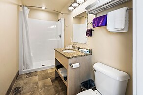 Julie's Park Cafe and Motel