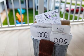 Julie's Park Cafe and Motel