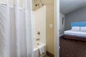 Julie's Park Cafe and Motel