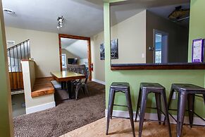 Julie's Park Cafe and Motel