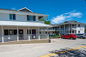 Julie's Park Cafe and Motel
