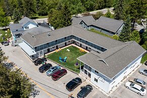 Julie's Park Cafe and Motel