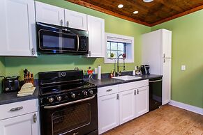 Julie's Park Cafe and Motel