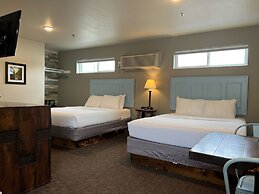 Julie's Park Cafe and Motel