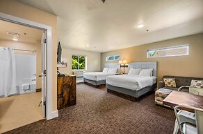 Julie's Park Cafe and Motel