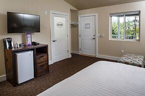 Julie's Park Cafe and Motel