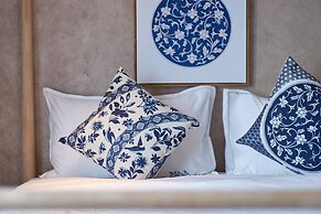 Summer Flower Apartment