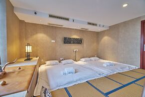 Summer Flower Apartment