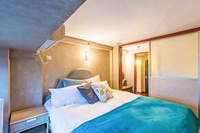 Summer Flower Apartment