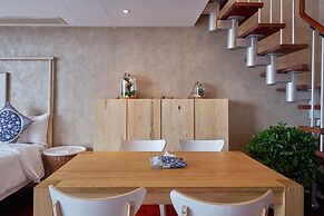 Summer Flower Apartment