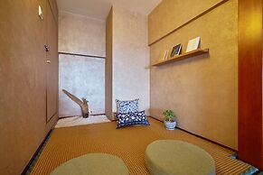 Summer Flower Apartment