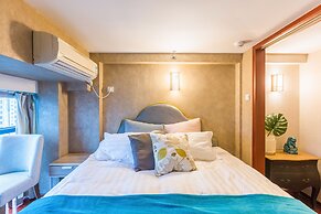 Summer Flower Apartment