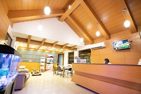 Shelter Beach Resort