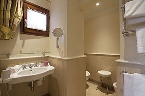 Serristori Palace Residence