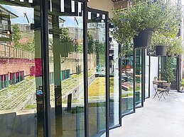 Baan Mai Kradan Hostel Chiang Rai