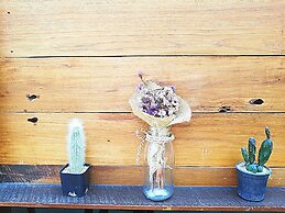 Baan Mai Kradan Hostel Chiang Rai