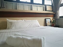 Baan Mai Kradan Hostel Chiang Rai