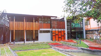 Baan Mai Kradan Hostel Chiang Rai