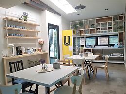 Baan Mai Kradan Hostel Chiang Rai