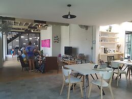 Baan Mai Kradan Hostel Chiang Rai