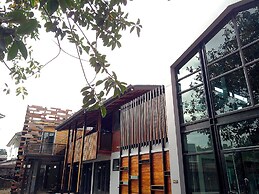 Baan Mai Kradan Hostel Chiang Rai