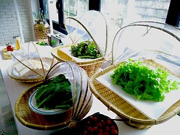 Baan Mai Kradan Hostel Chiang Rai