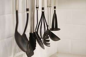 The London Agent Hyde Park King Bed