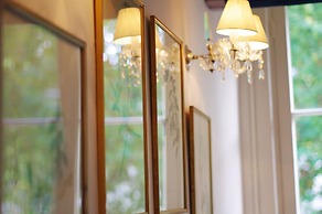 The London Agent Hyde Park King Bed